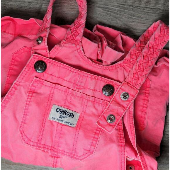 Toddler Overalls Size 12 mos OshKosh Vestbak Bright Pink Bib Style Cuffed Shorts - Picture 4 of 8